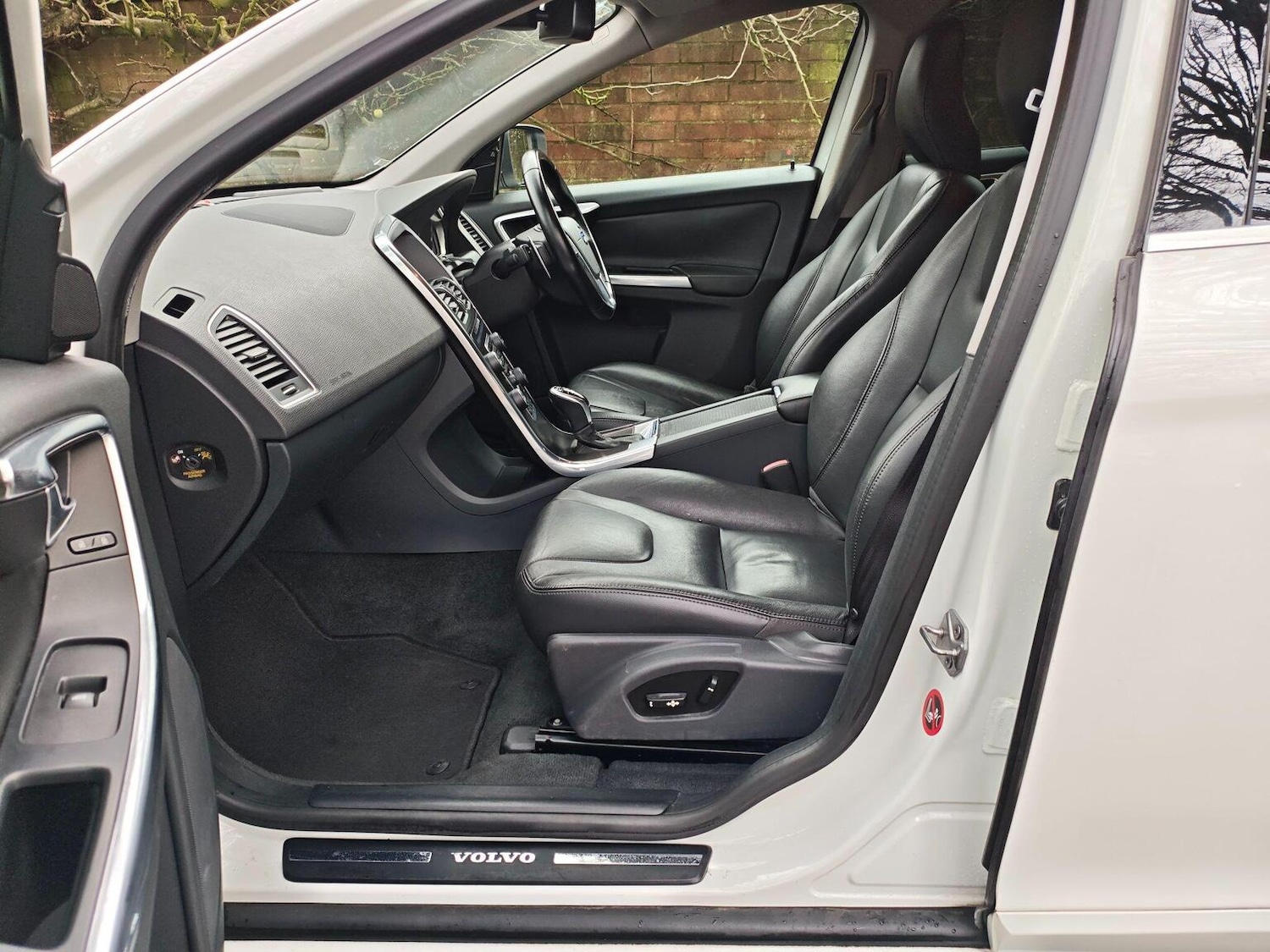 Used Volvo XC60 2014 for sale - 77083309: Photo 32