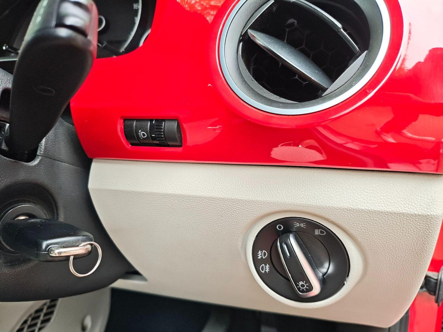 Used Volkswagen up! 2013 for sale - 78209995: Photo 10