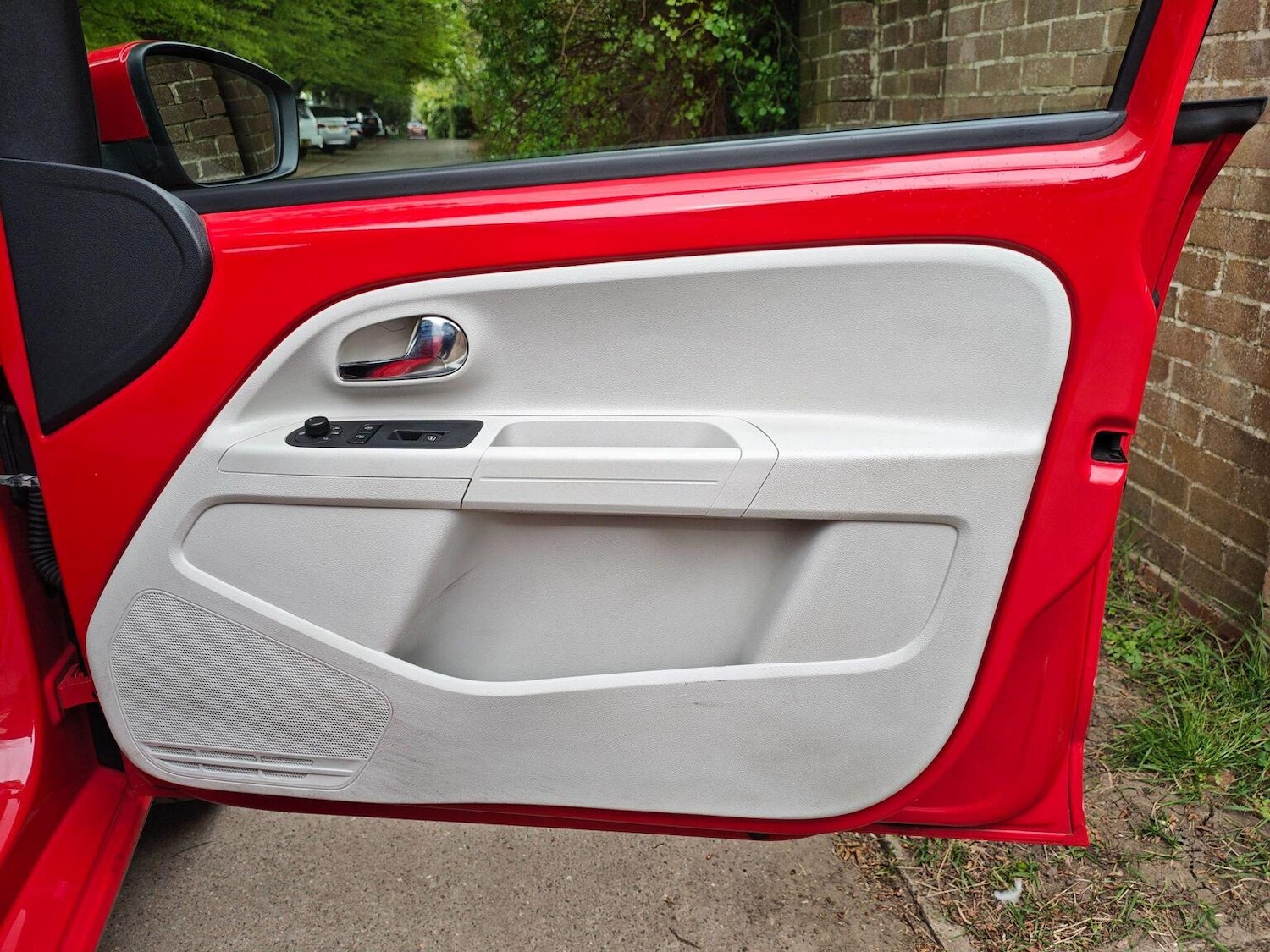 Used Volkswagen up! 2013 for sale - 78209995: Photo 11