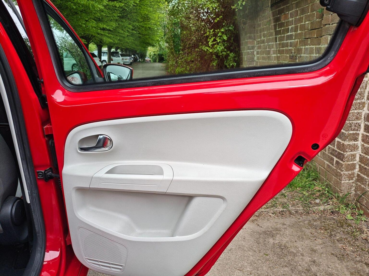 Used Volkswagen up! 2013 for sale - 78209995: Photo 12