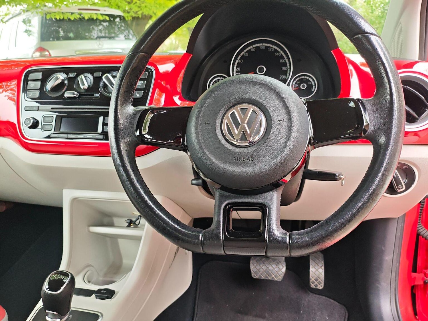 Used Volkswagen up! 2013 for sale - 78209995: Photo 21