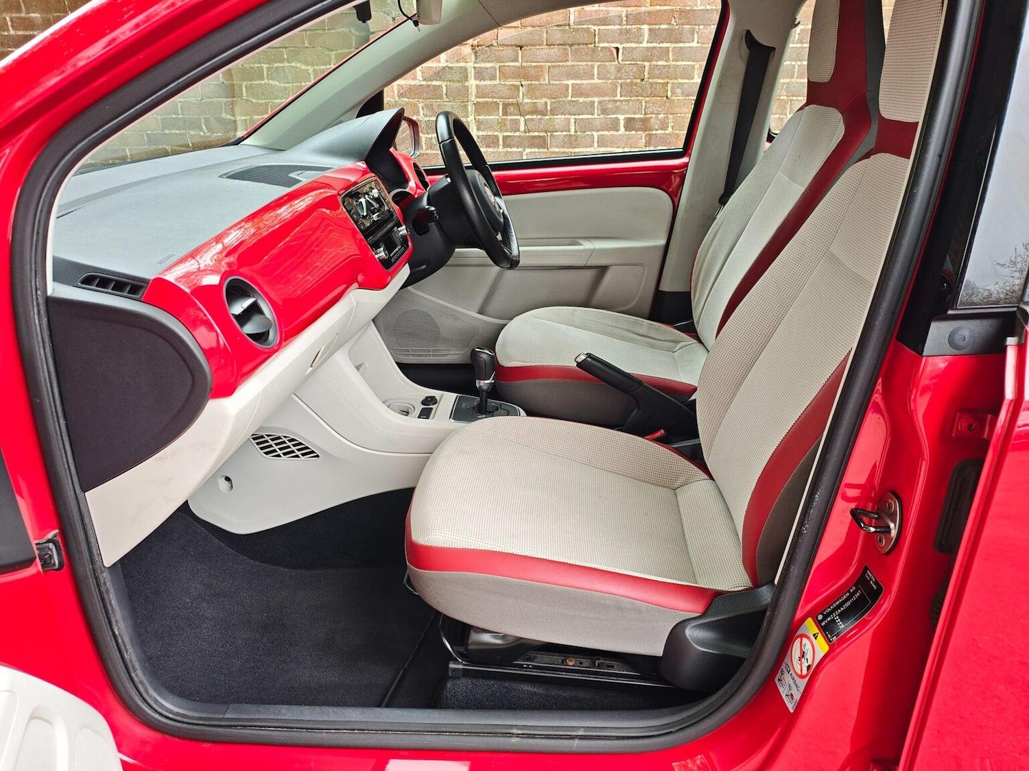 Used Volkswagen up! 2013 for sale - 78209995: Photo 23