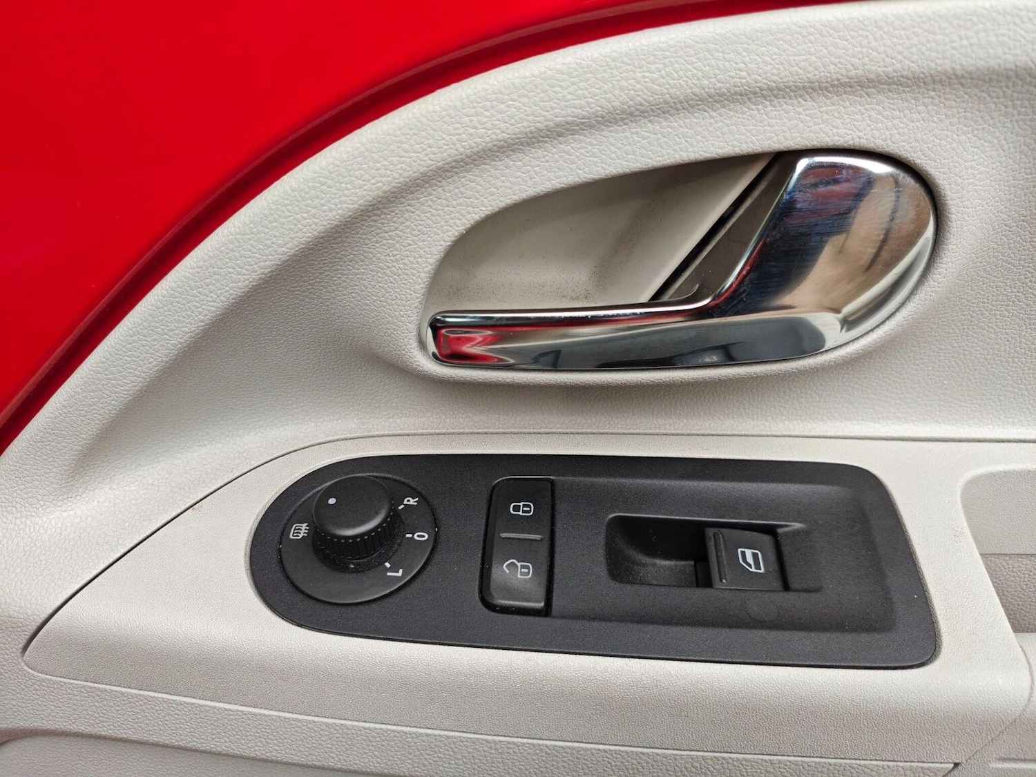 Used Volkswagen up! 2013 for sale - 78209995: Photo 27