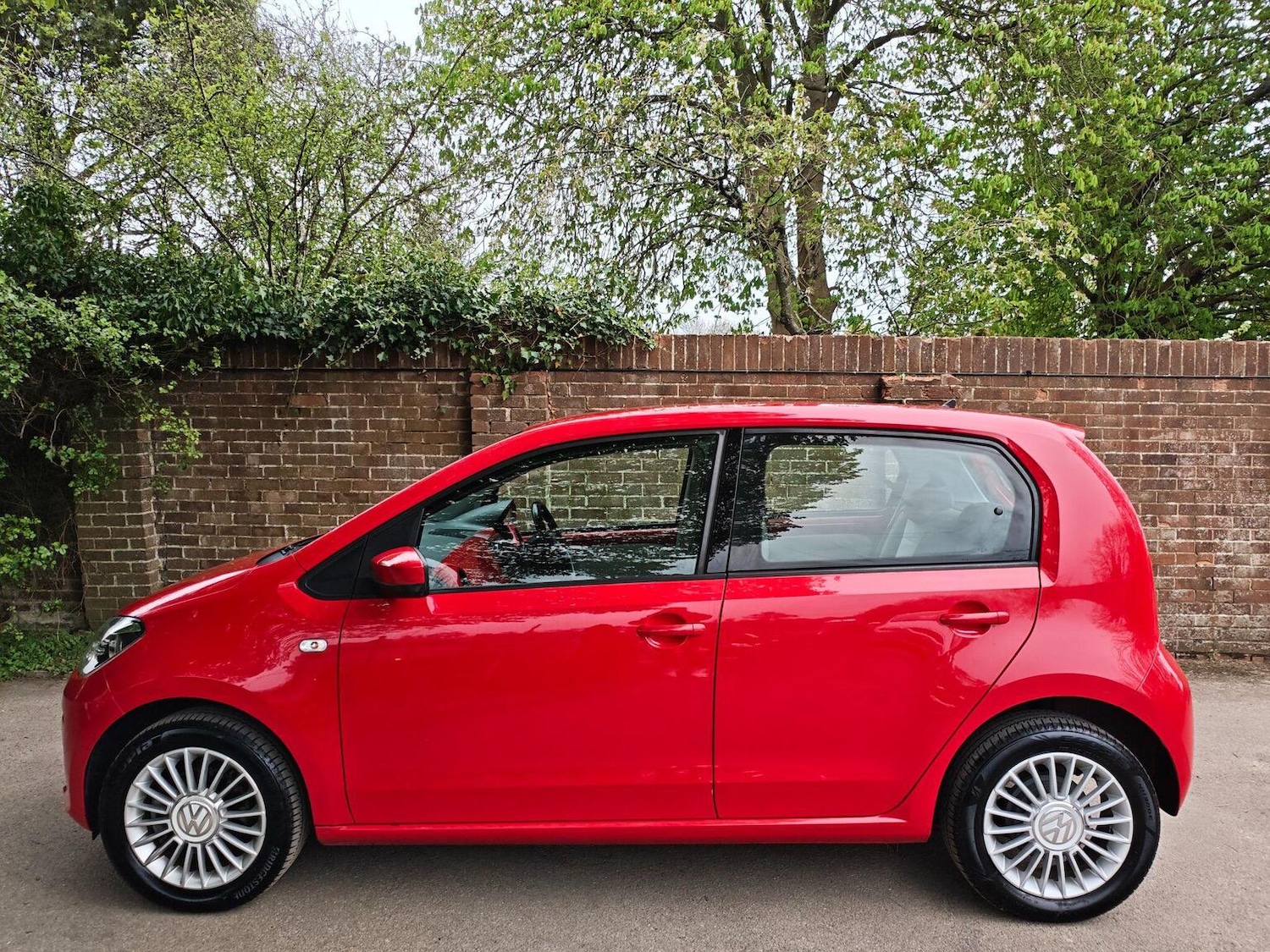 Used Volkswagen up! 2013 for sale - 78209995: Photo 3