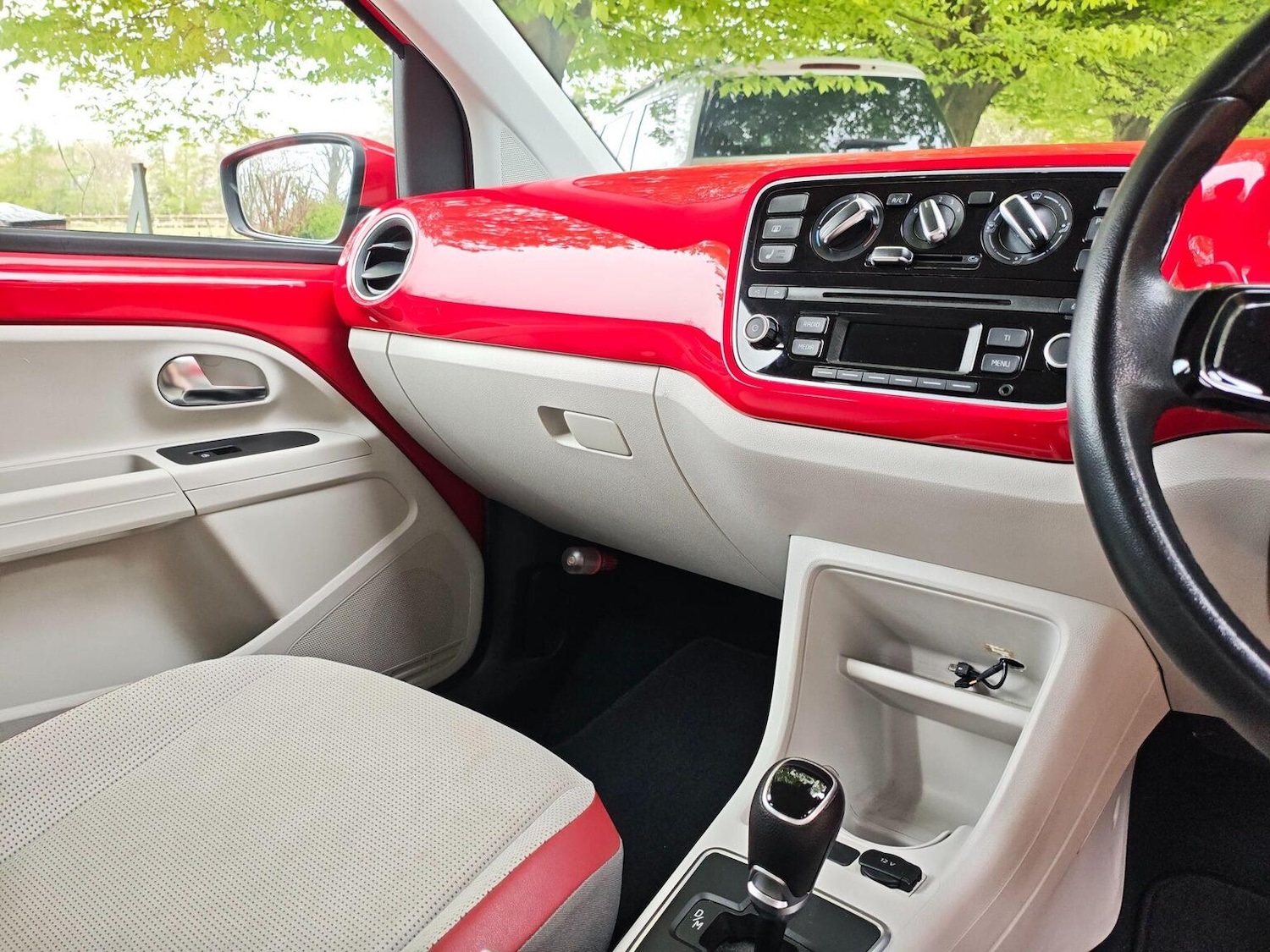 Used Volkswagen up! 2013 for sale - 78209995: Photo 6