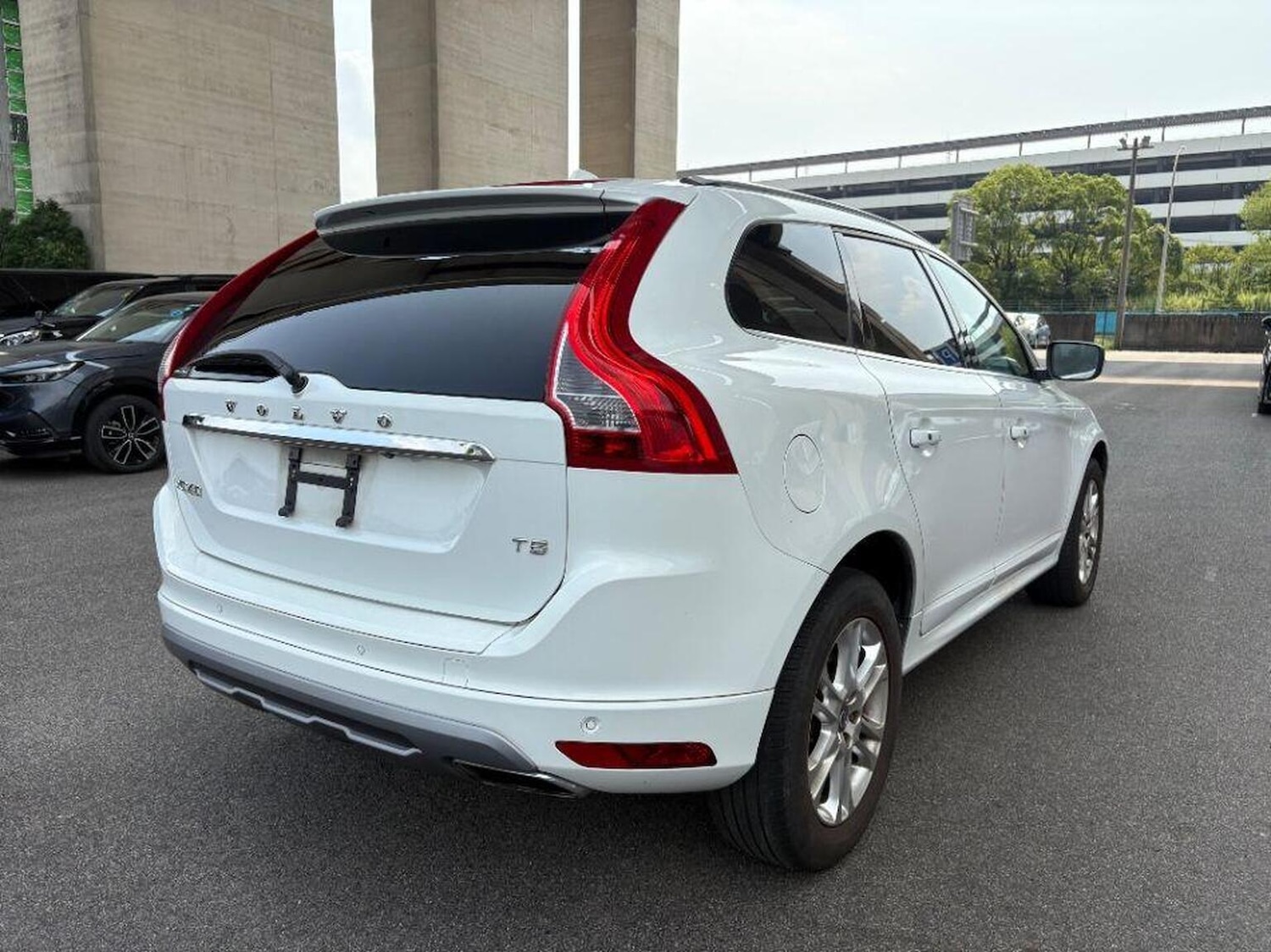 Used Volvo XC60 2014 for sale - 76904693: Photo 4