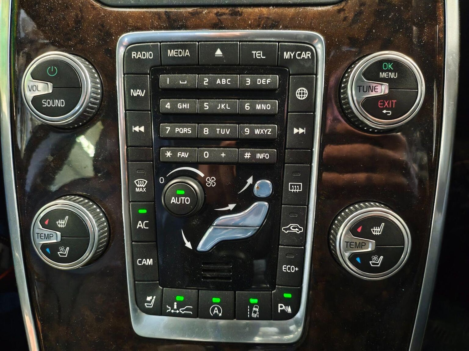 Used Volvo V70 2015 for sale - 77555071: Photo 25