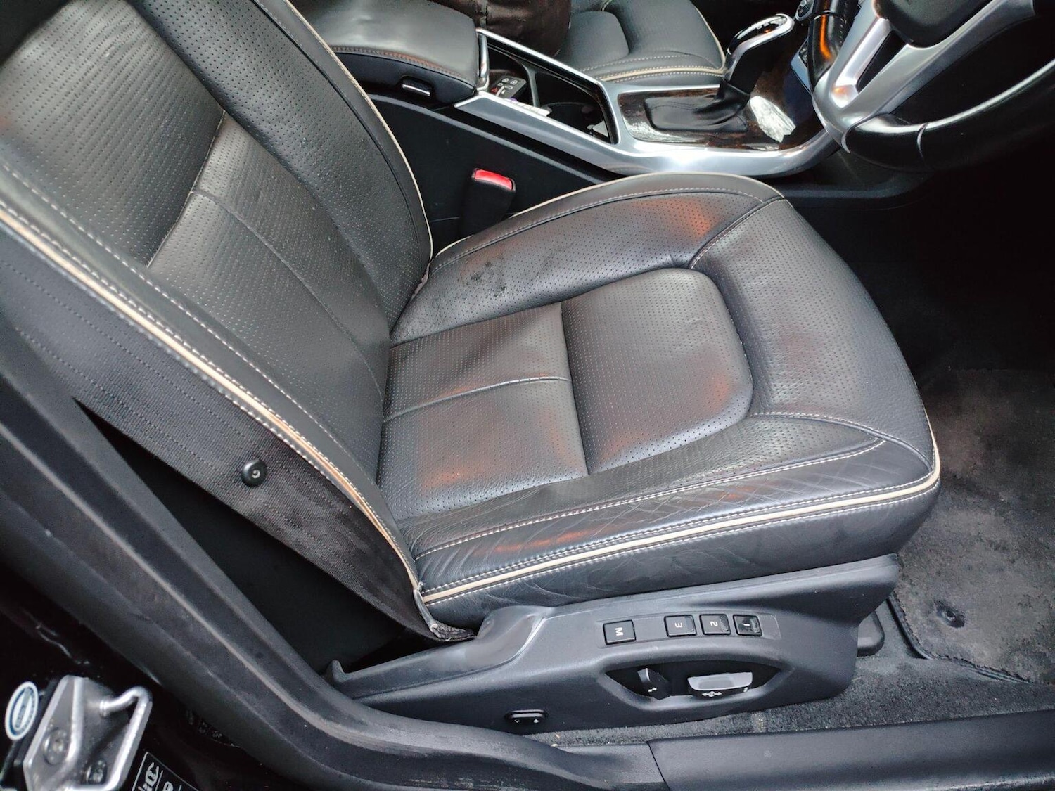 Used Volvo V70 2015 for sale - 77555071: Photo 37