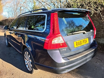 Used Volvo V70 2011 for sale - 77258588: Photo