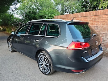 Used Volkswagen Golf 2016 for sale - 78987073: Photo