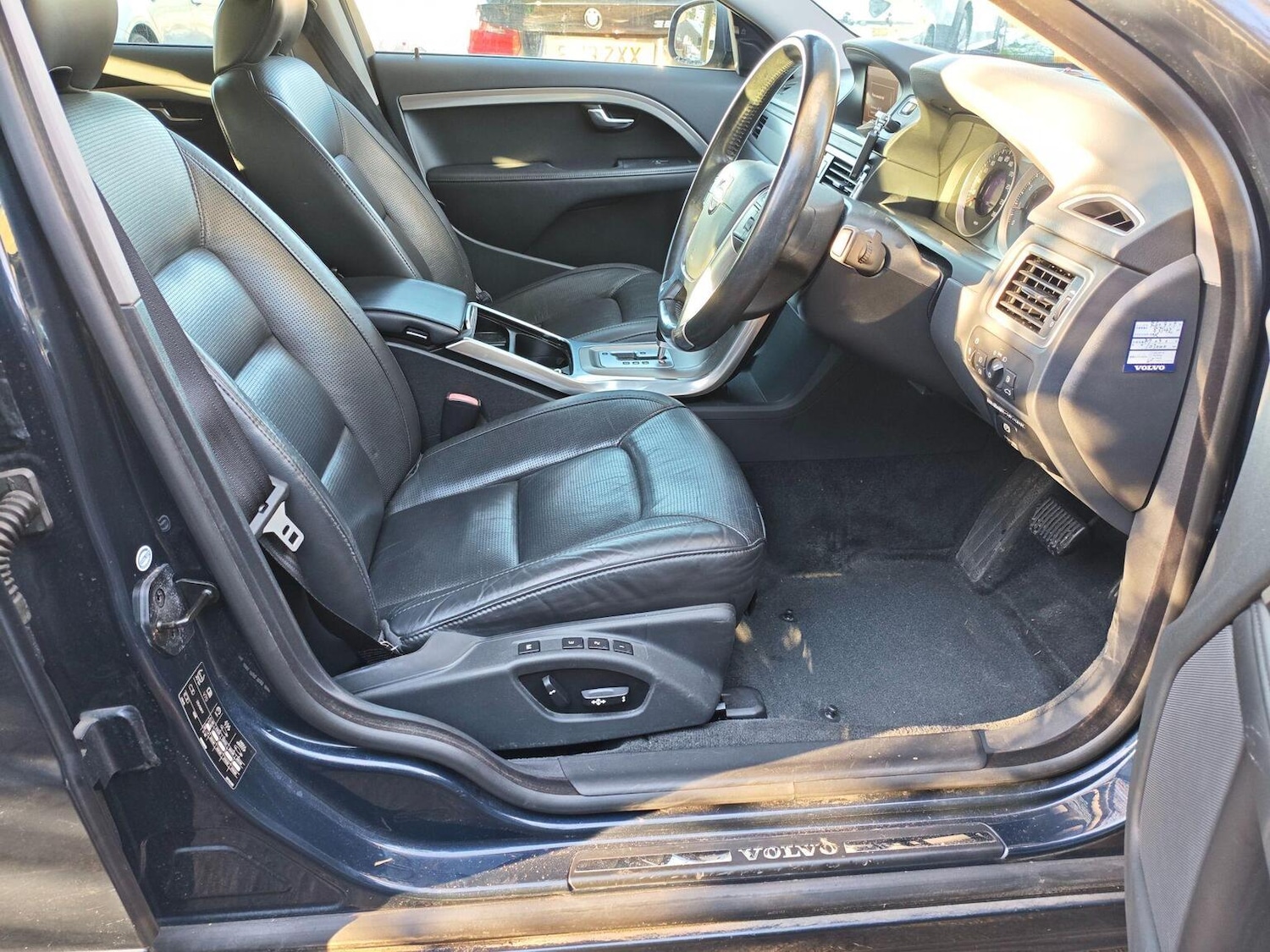 Used Volvo V70 2011 for sale - 77101371: Photo 8