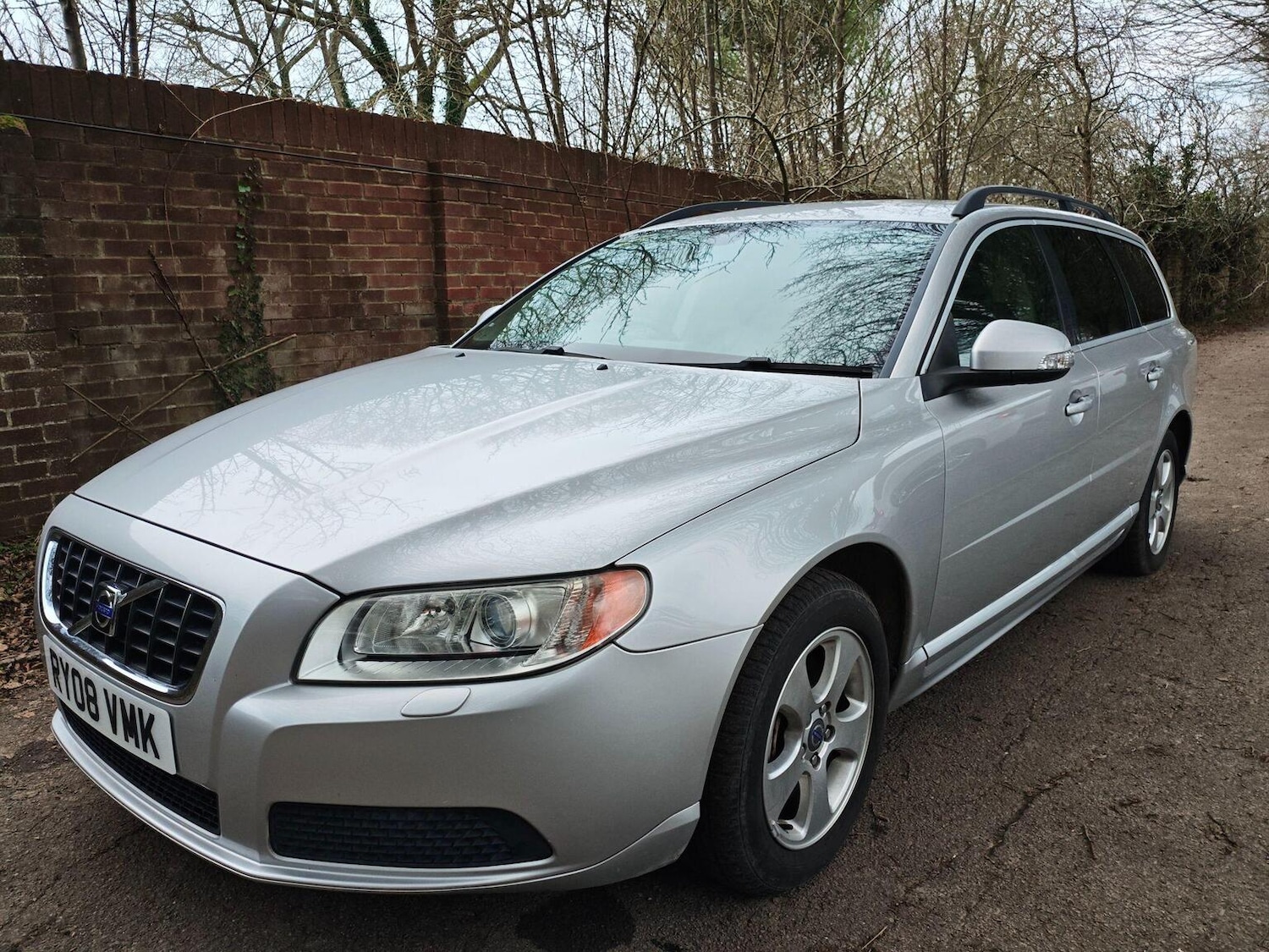 Used Volvo V70 2008 for sale - 77069088: Photo 2