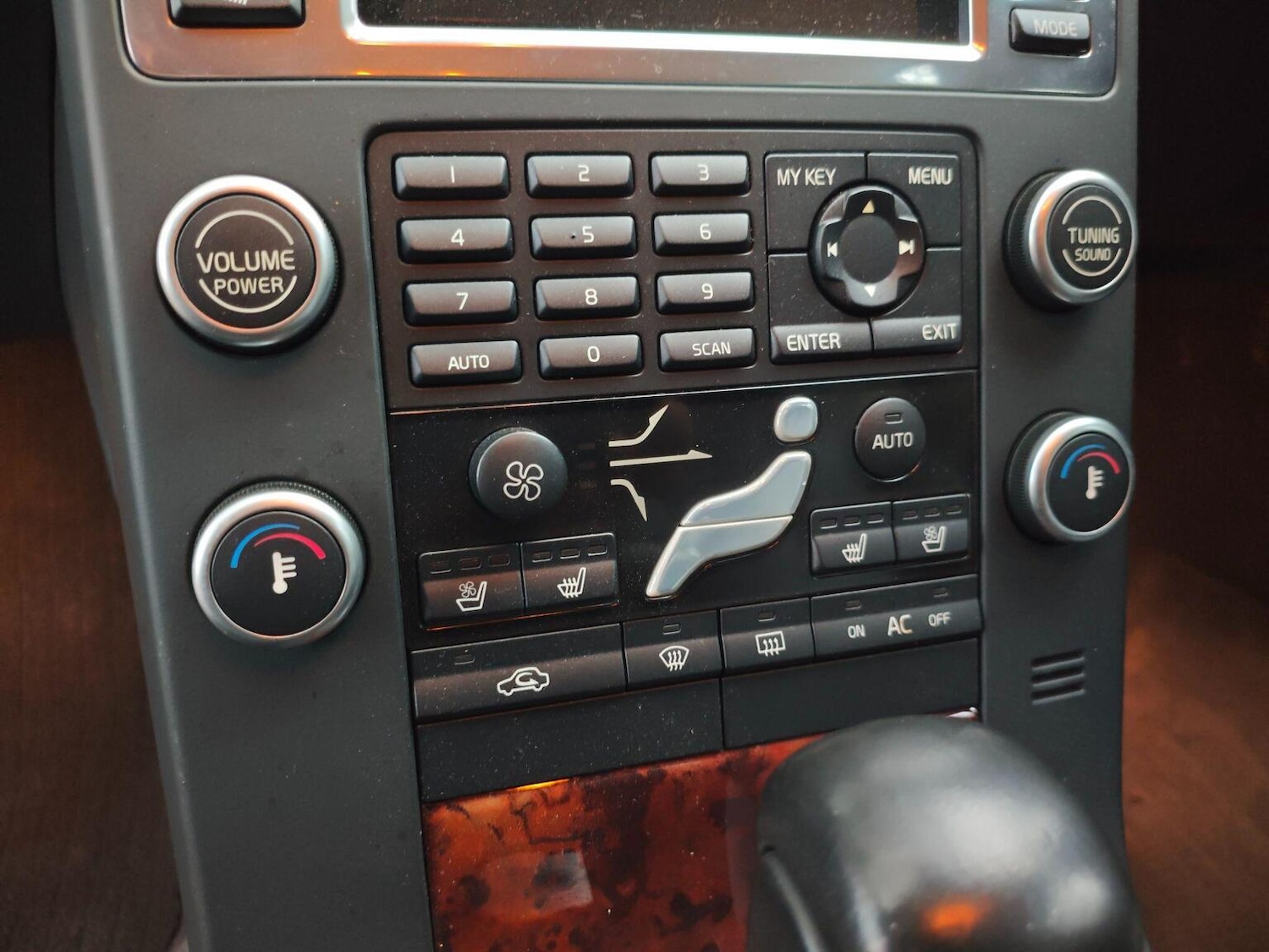 Used Volvo V70 2008 for sale - 77069088: Photo 28