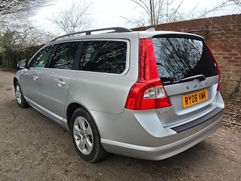 Used Volvo V70 2008 for sale - 77069088: Photo