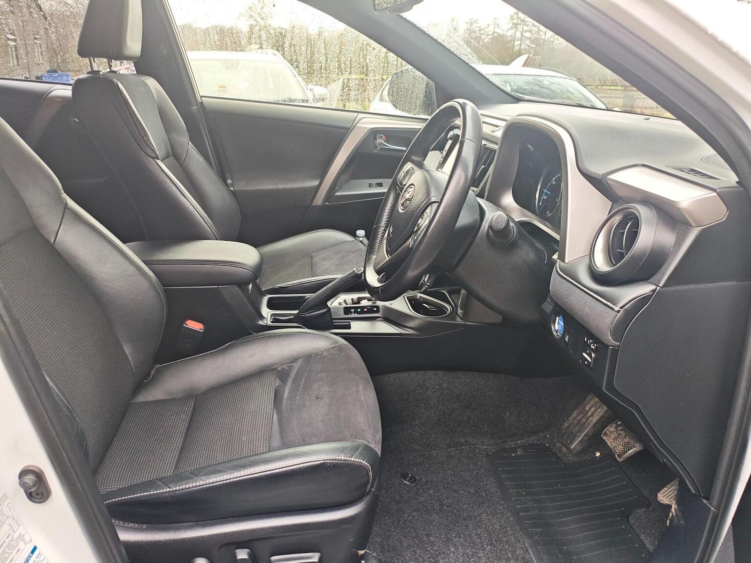 Used Toyota RAV4 2018 for sale - 77336238: Photo 14