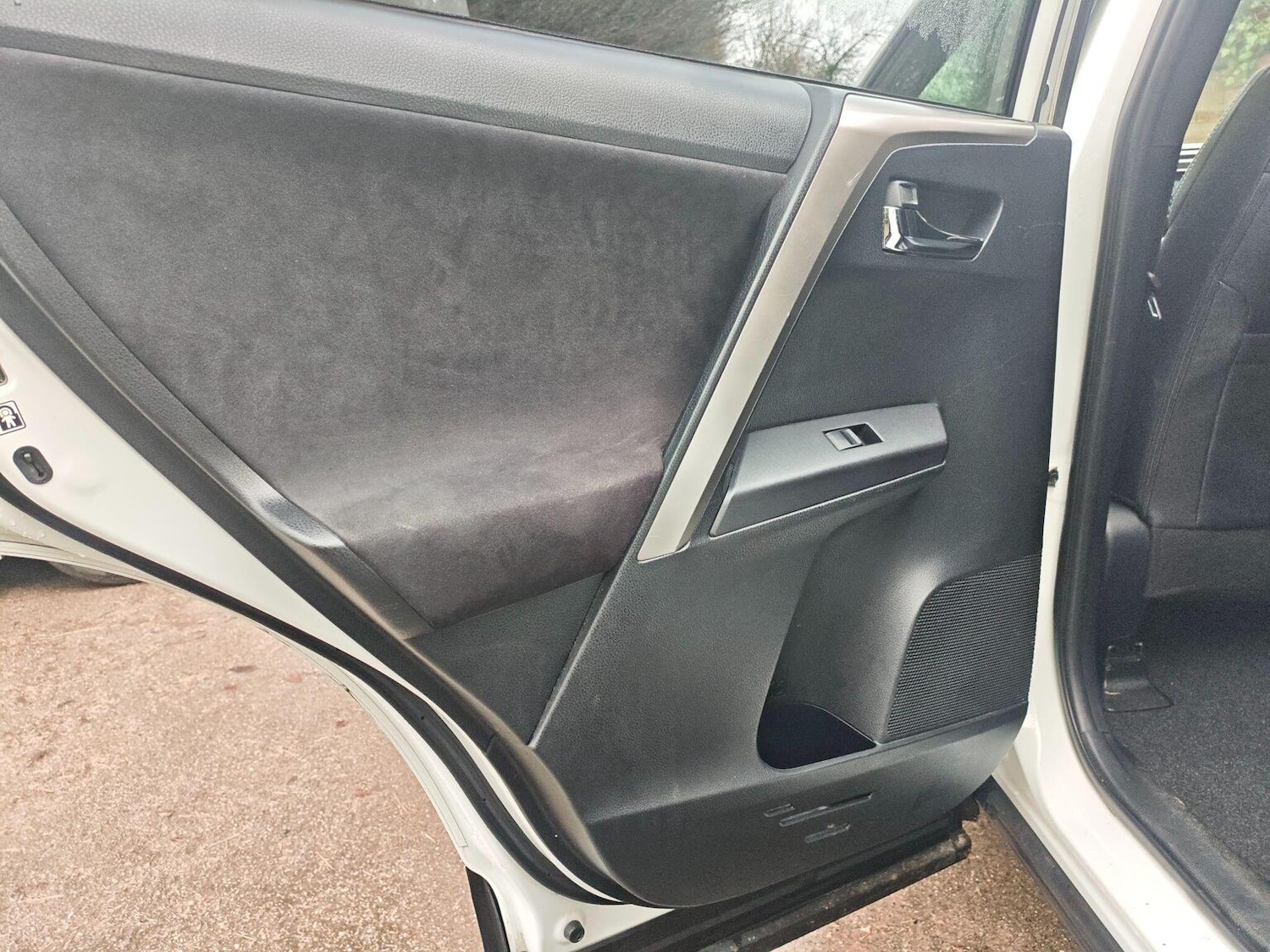 Used Toyota RAV4 2018 for sale - 77336238: Photo 24