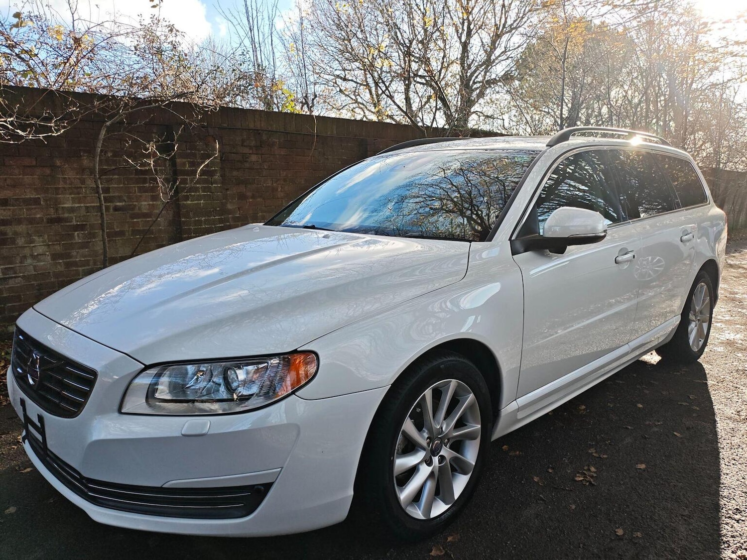 Used Volvo V70 2014 for sale - 76670773: Photo 3