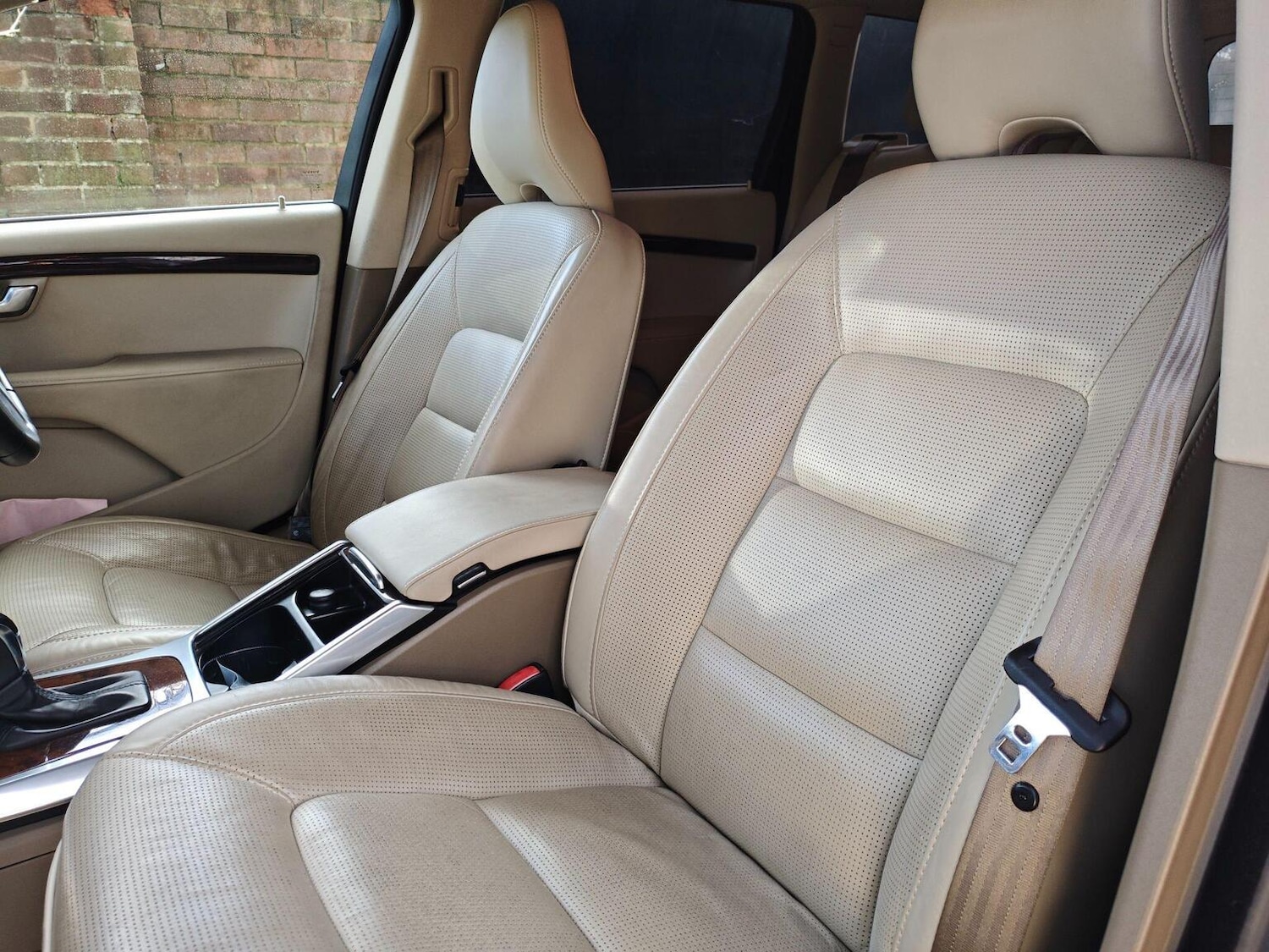 Used Volvo V70 2014 for sale - 76670773: Photo 30