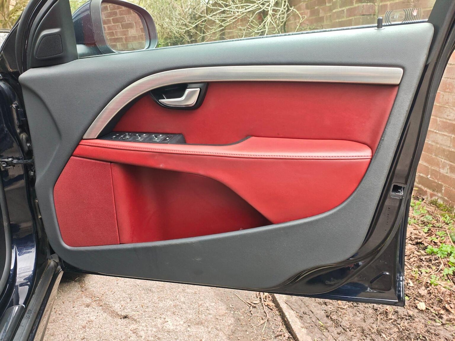 Used Volvo V70 2010 for sale - 78062246: Photo 11