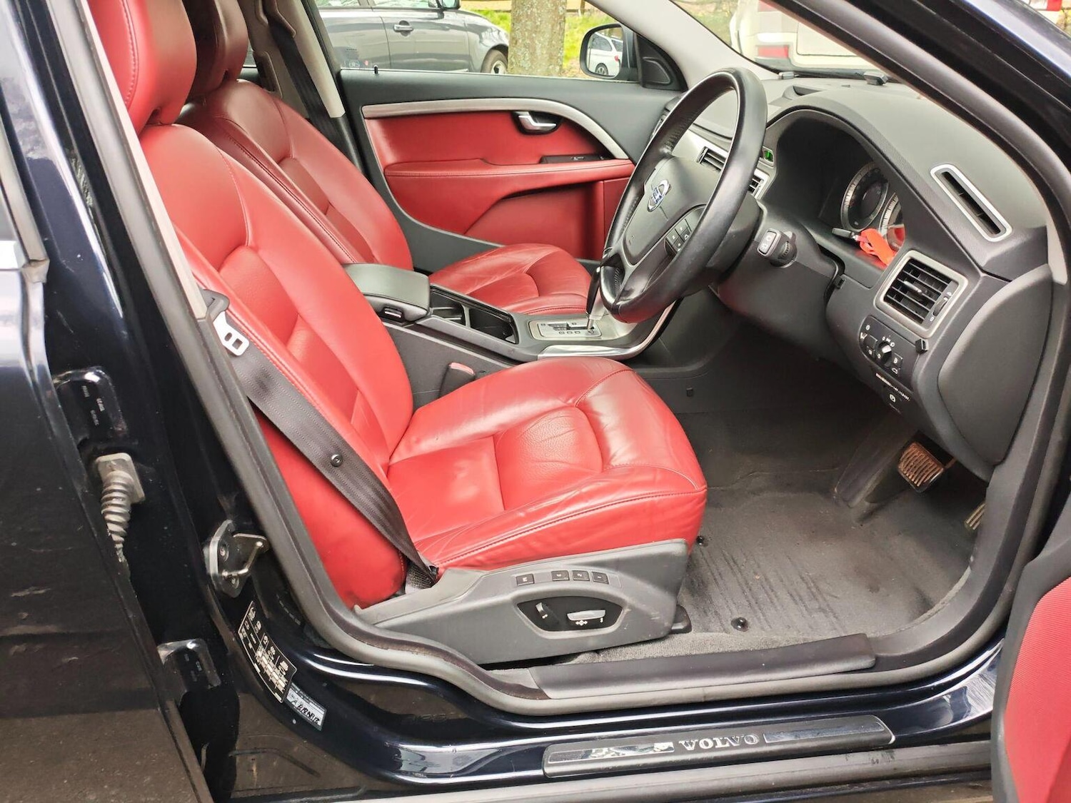 Used Volvo V70 2010 for sale - 78062246: Photo 5