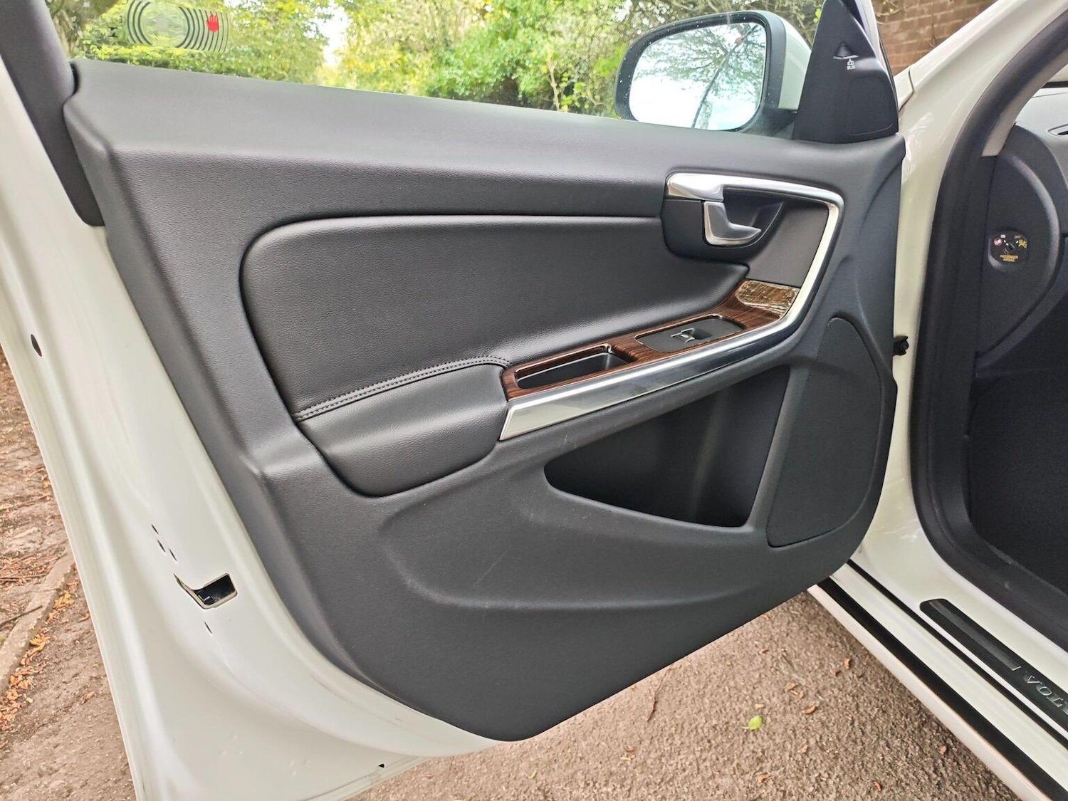 Used Volvo S60 2015 for sale - 78135054: Photo 24