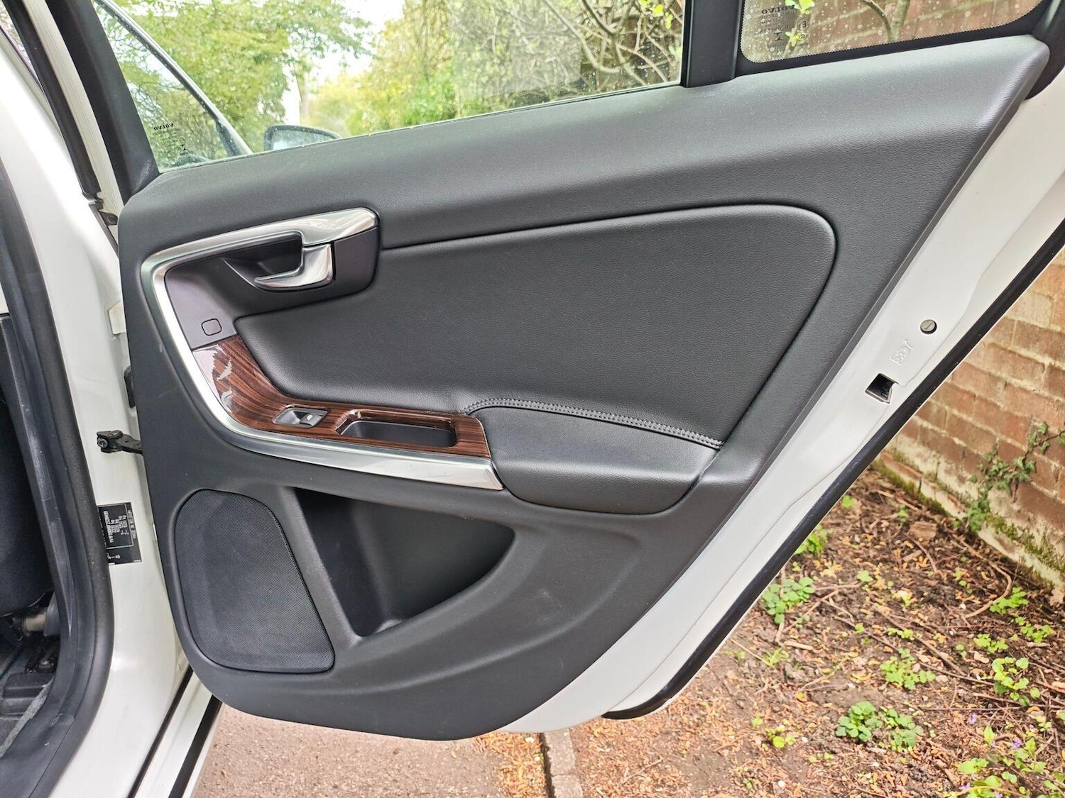 Used Volvo S60 2015 for sale - 78135054: Photo 25