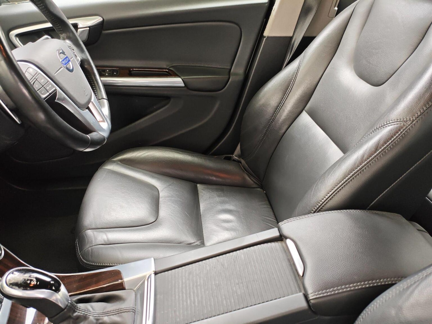 Used Volvo S60 2015 for sale - 78135054: Photo 39