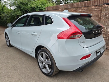 Used Volvo V40 2013 for sale - 78762654: Photo