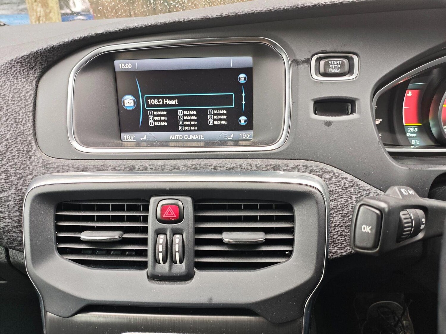 Used Volvo V40 2014 for sale - 77487234: Photo 25