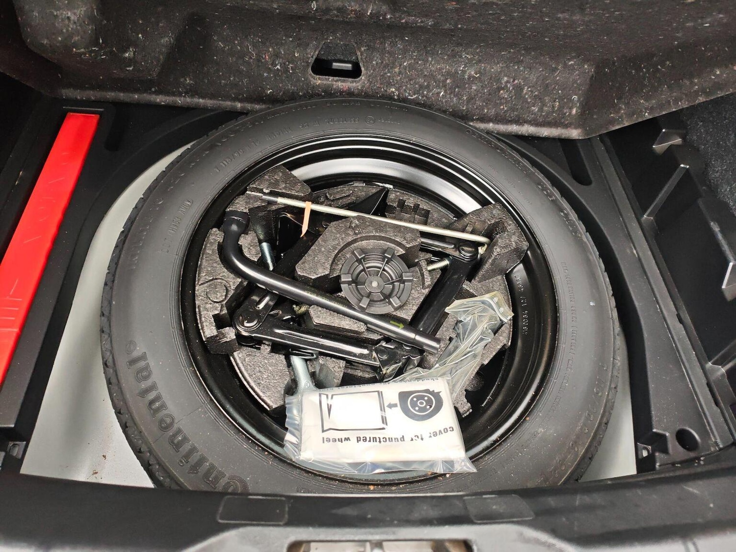 Used Volvo V40 2014 for sale - 77487234: Photo 37