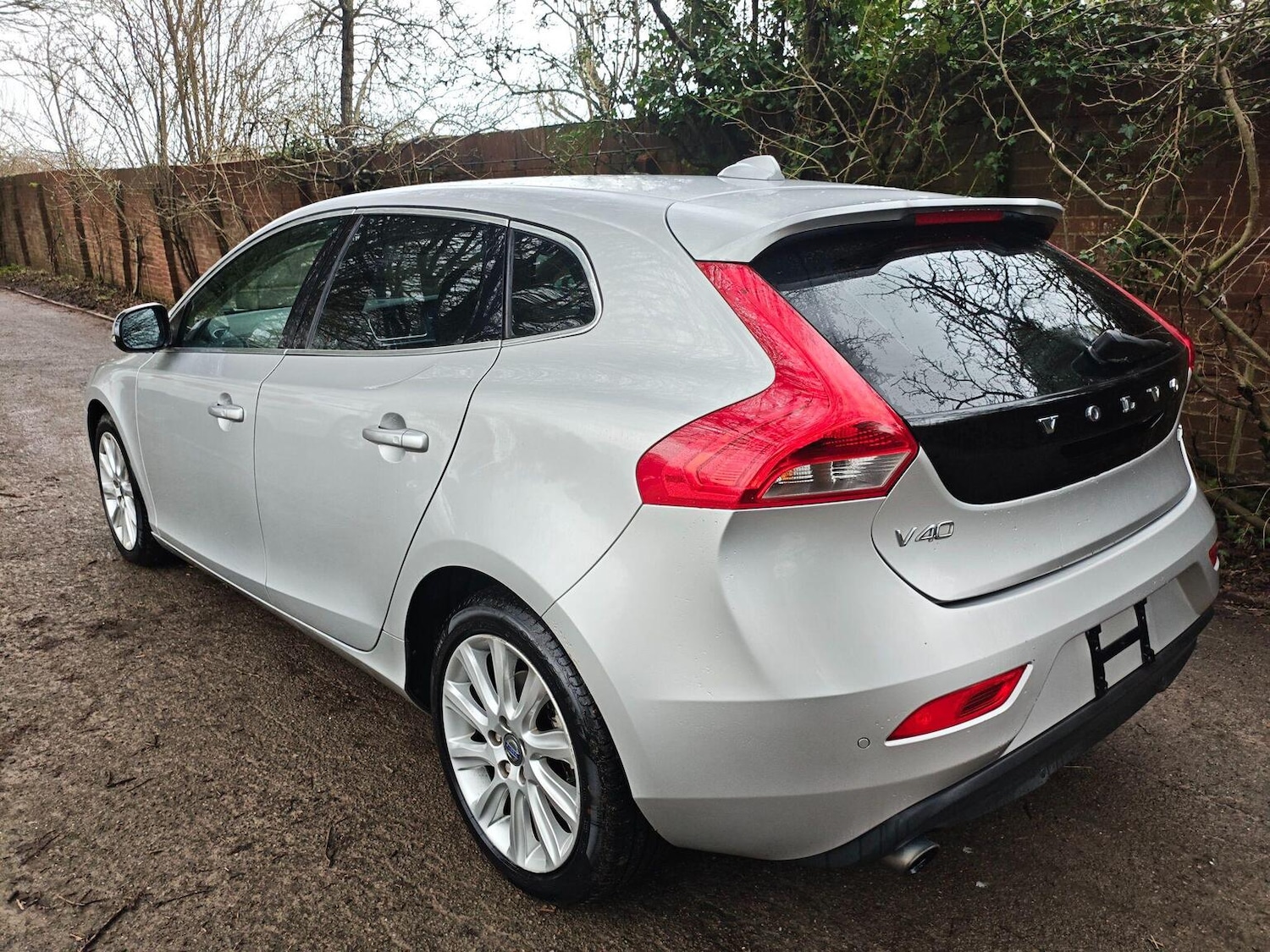 Used Volvo V40 2014 for sale - 77487234: Photo 4