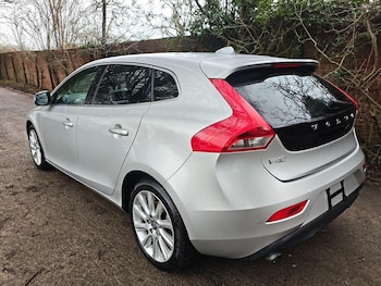 Used Volvo V40 2014 for sale - 77487234: Photo