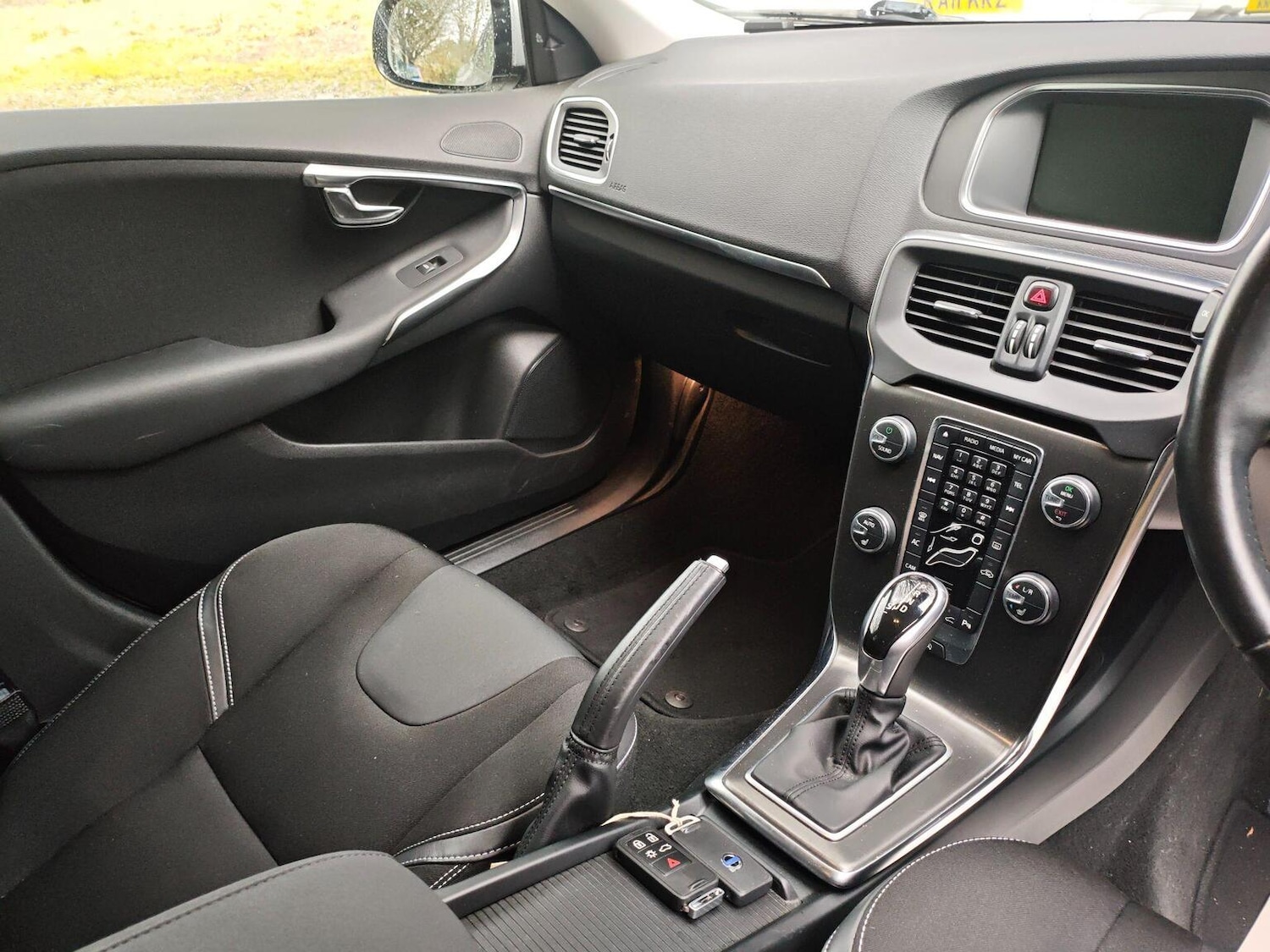 Used Volvo V40 2014 for sale - 77487234: Photo 8