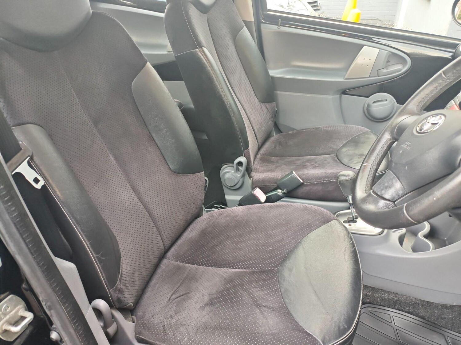 Used Toyota AYGO 2009 for sale - 77336258: Photo 10