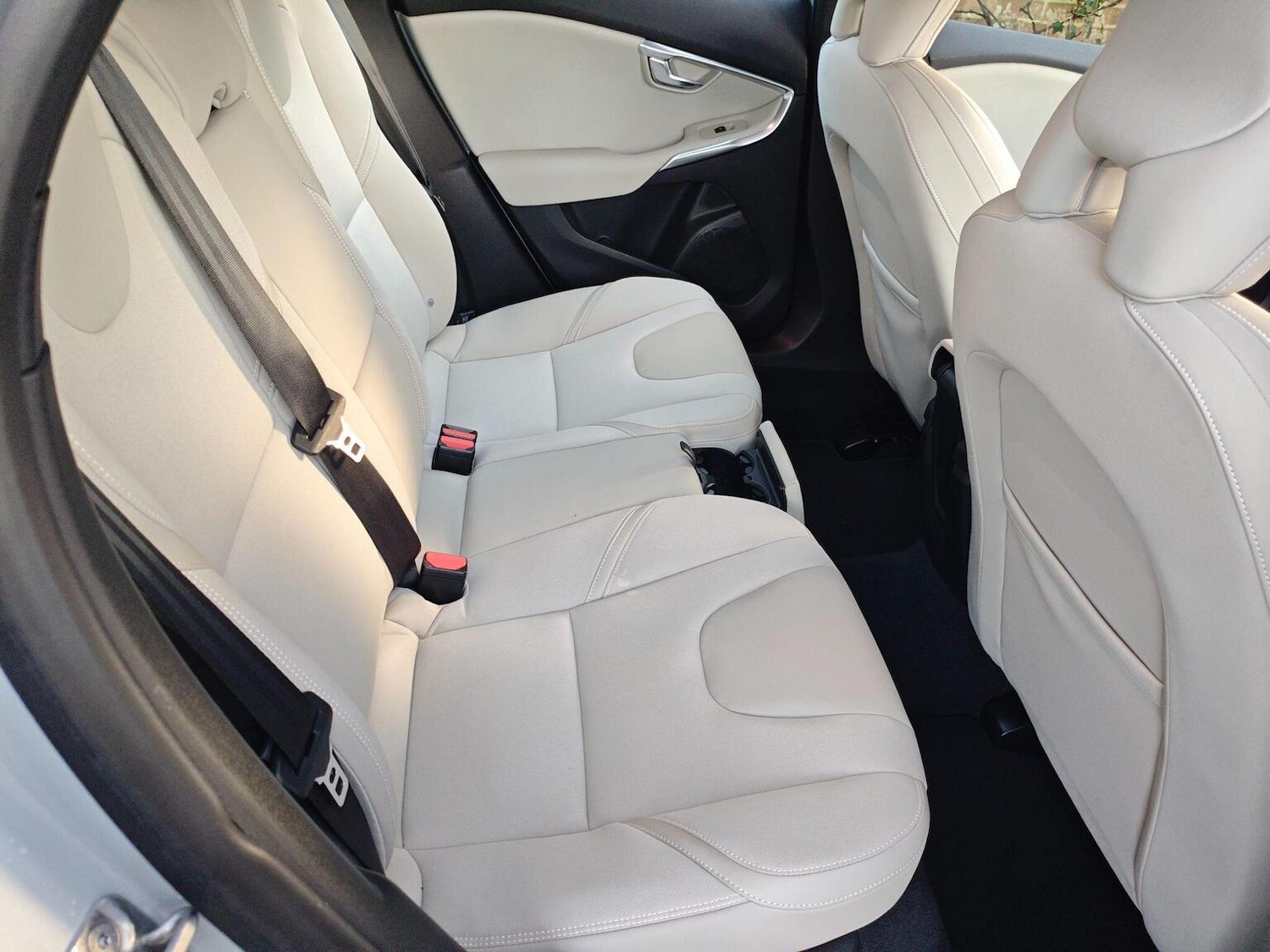 Used Volvo V40 2013 for sale - 77240316: Photo 11