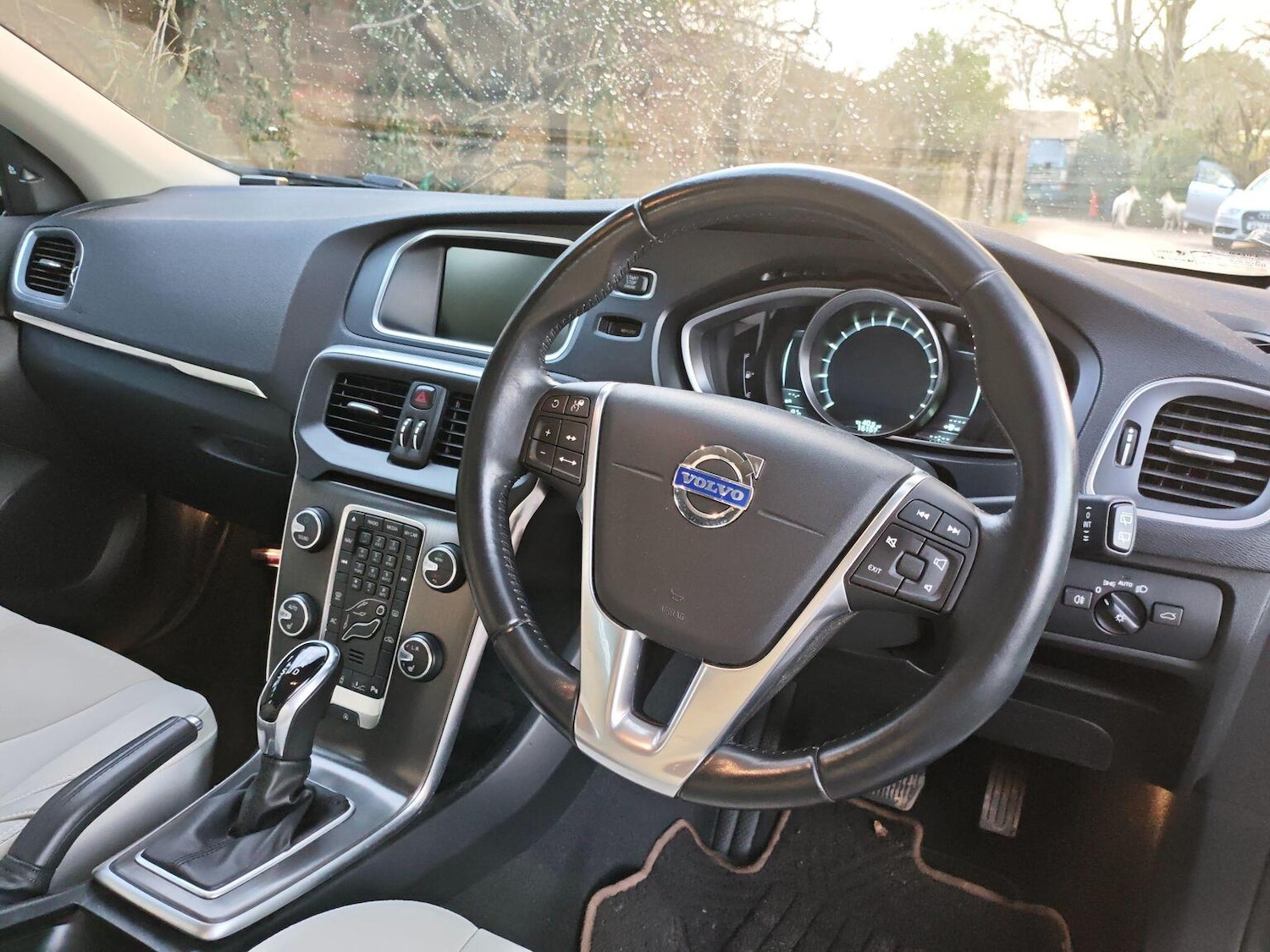 Used Volvo V40 2013 for sale - 77240316: Photo 27