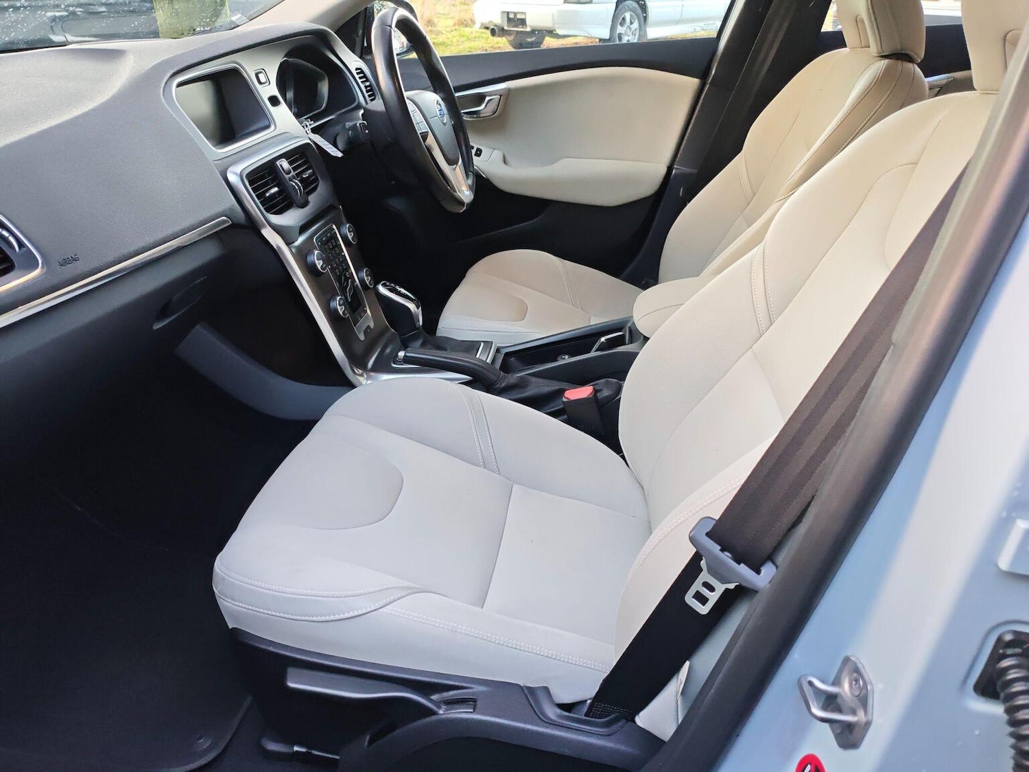 Used Volvo V40 2013 for sale - 77240316: Photo 29