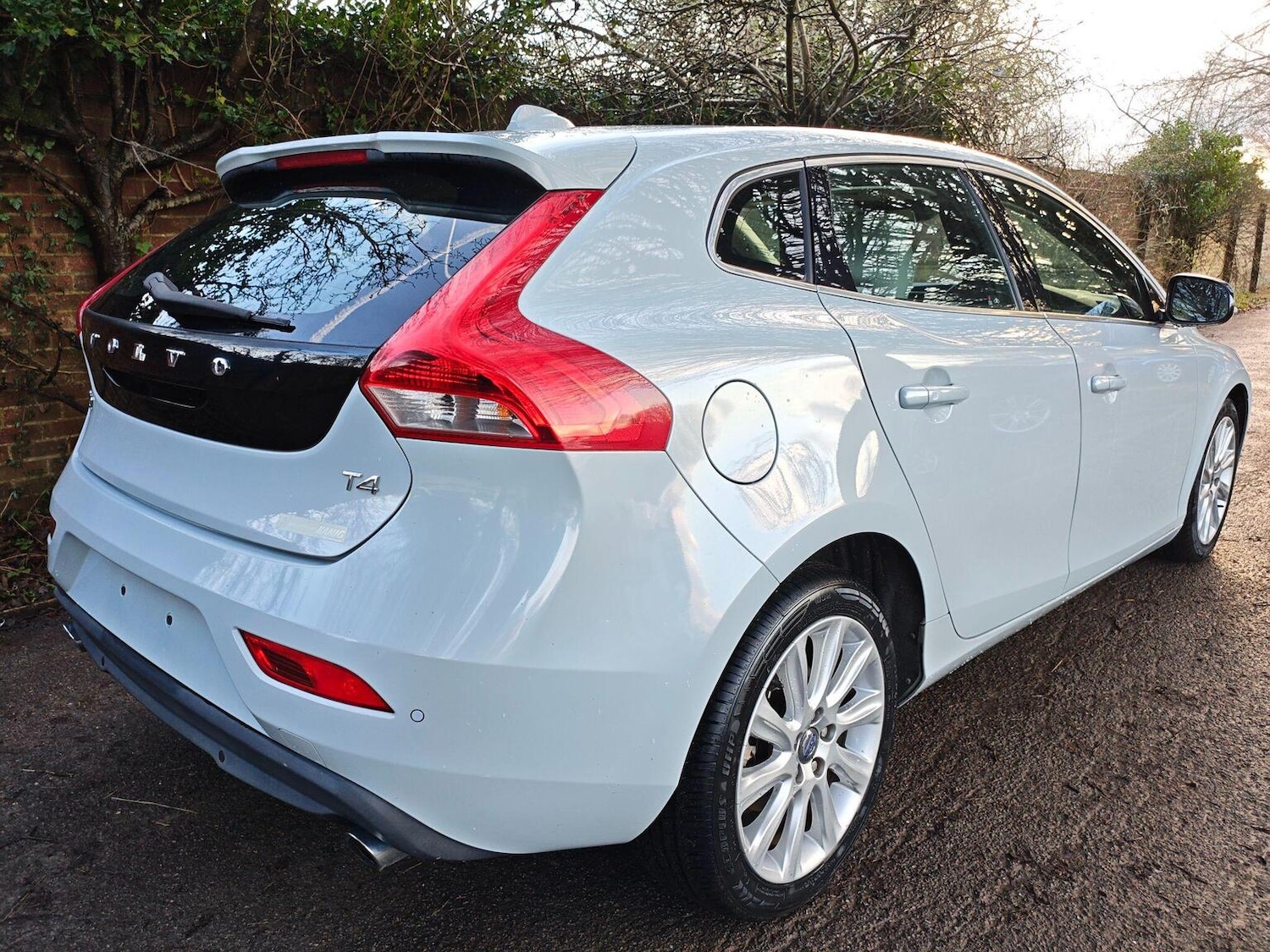 Used Volvo V40 2013 for sale - 77240316: Photo 7