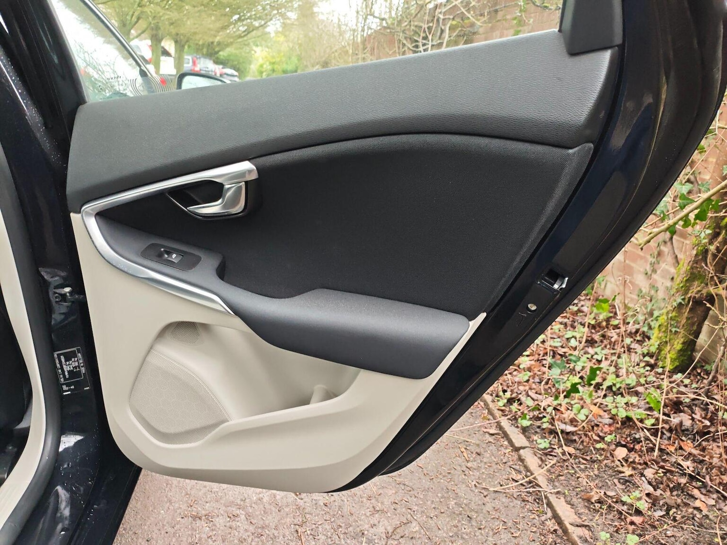 Used Volvo V40 2015 for sale - 77798597: Photo 16