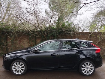 Used Volvo V40 2015 for sale - 77798597: Photo