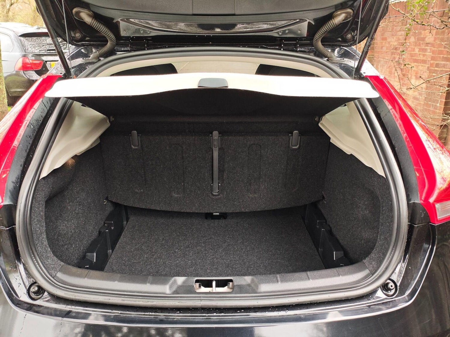 Used Volvo V40 2015 for sale - 77798597: Photo 26