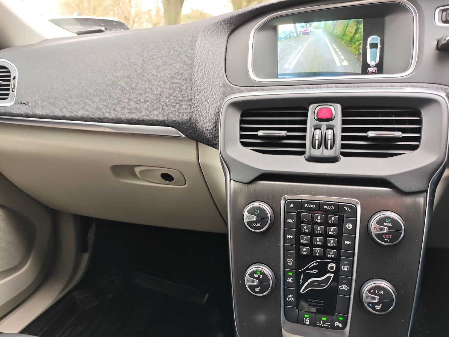 Used Volvo V40 2015 for sale - 77798597: Photo 7