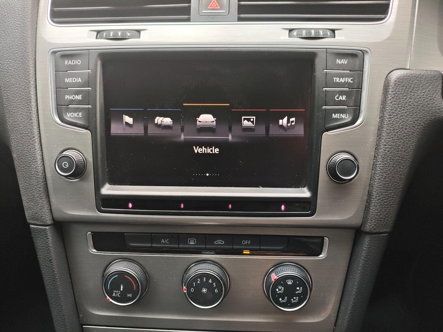 Used Volkswagen Golf 2014 for sale - 76638029: Photo 23