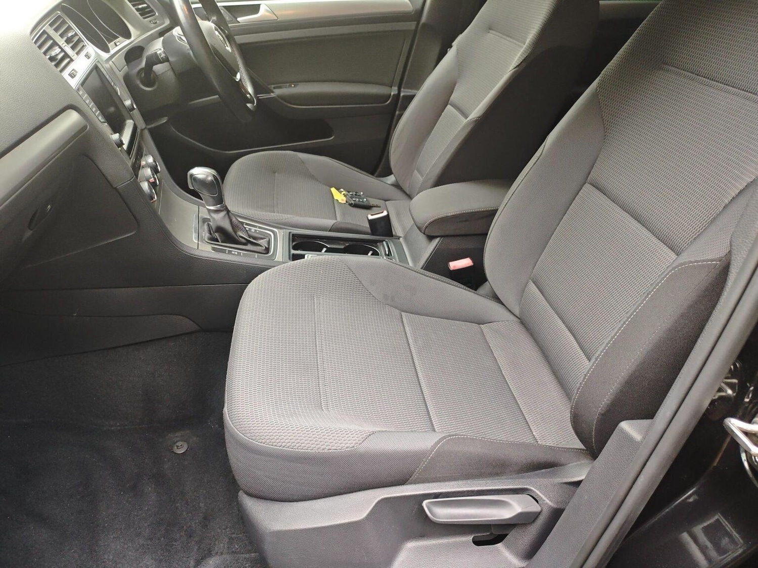 Used Volkswagen Golf 2014 for sale - 76638029: Photo 29