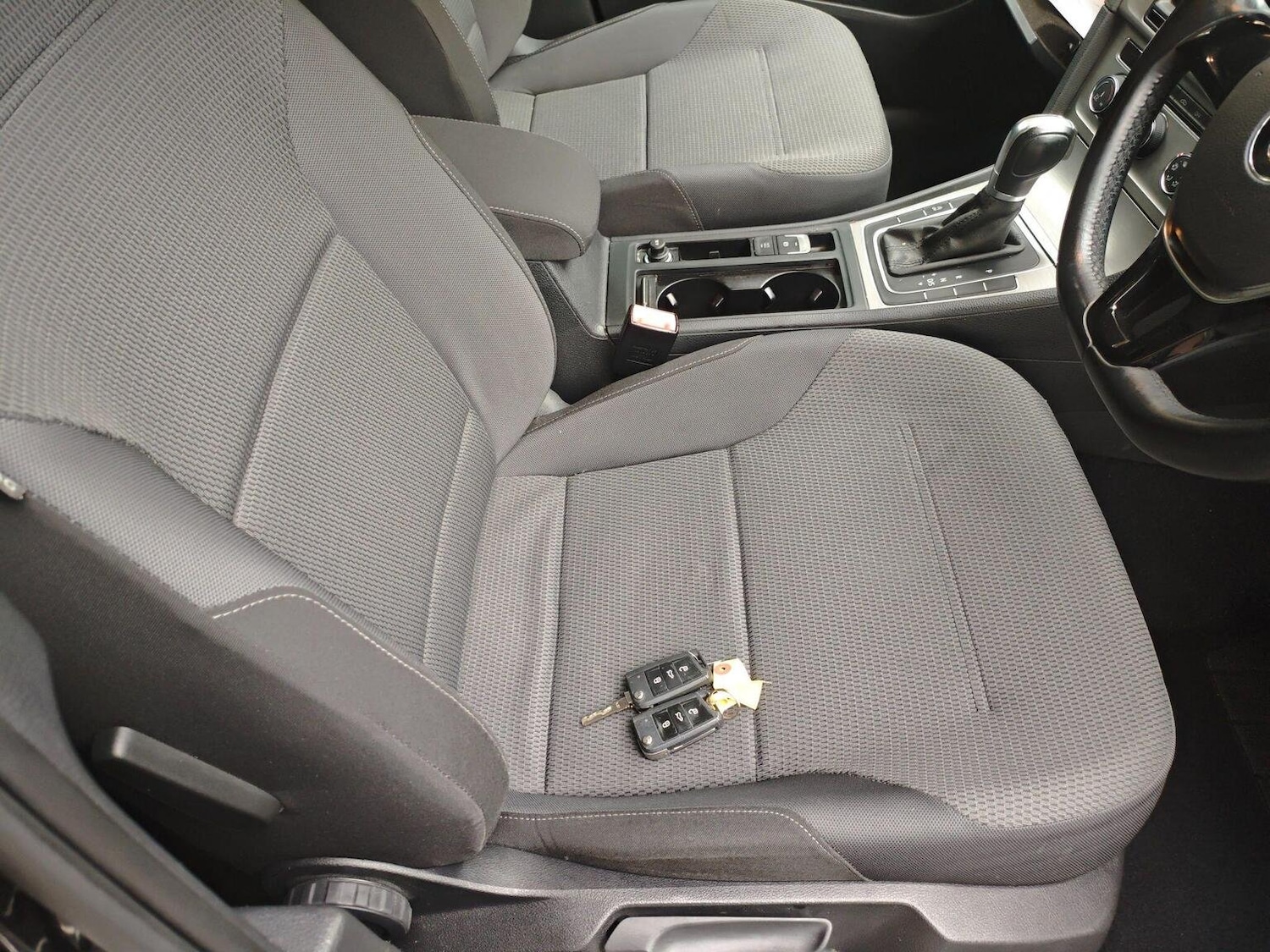 Used Volkswagen Golf 2014 for sale - 76638029: Photo 8