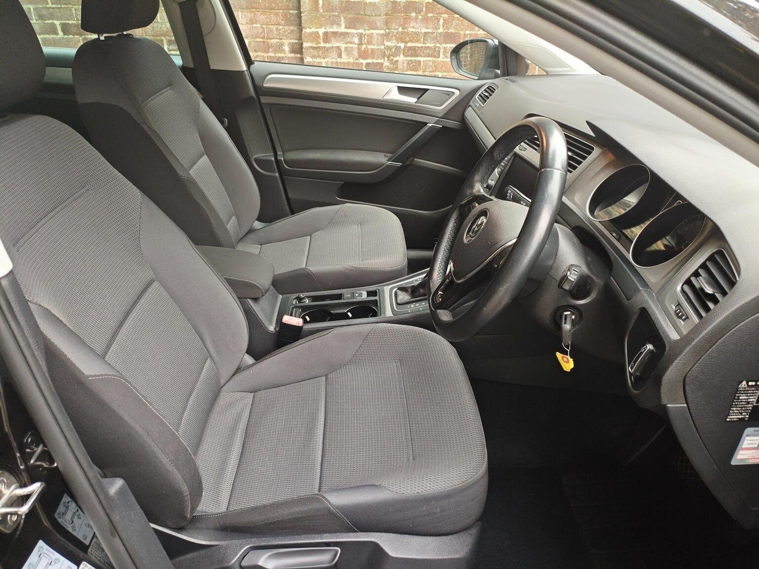 Used Volkswagen Golf 2014 for sale - 76638029: Photo 9