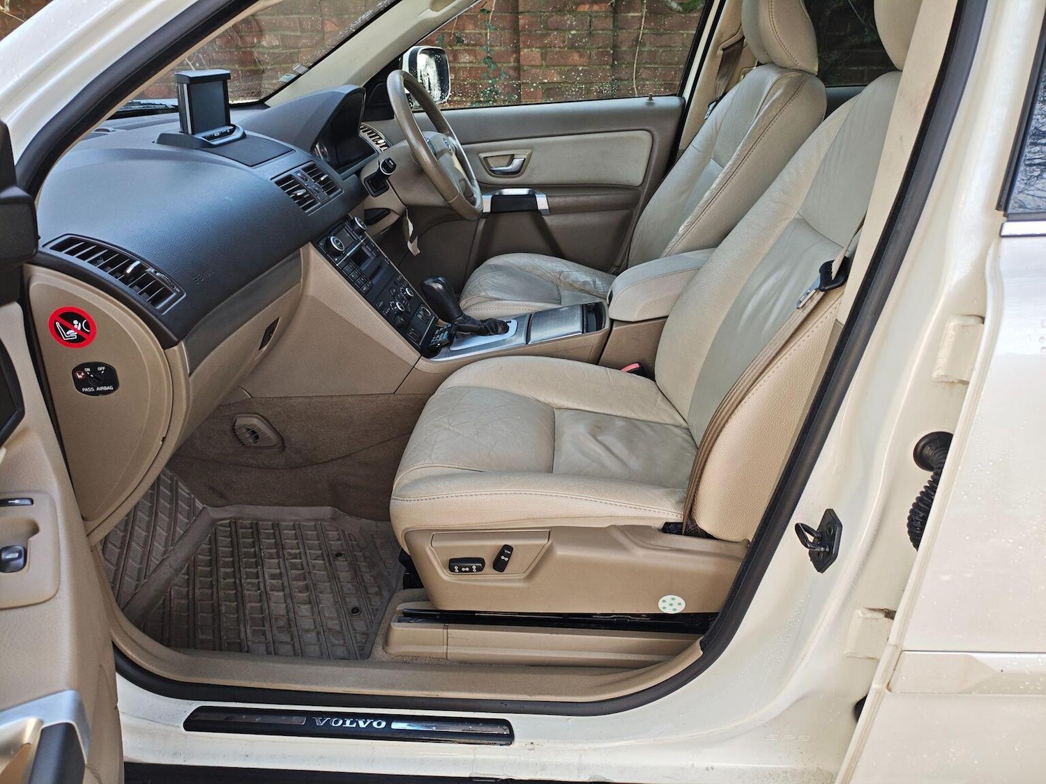 Used Volvo XC90 2010 for sale - 77470227: Photo 28