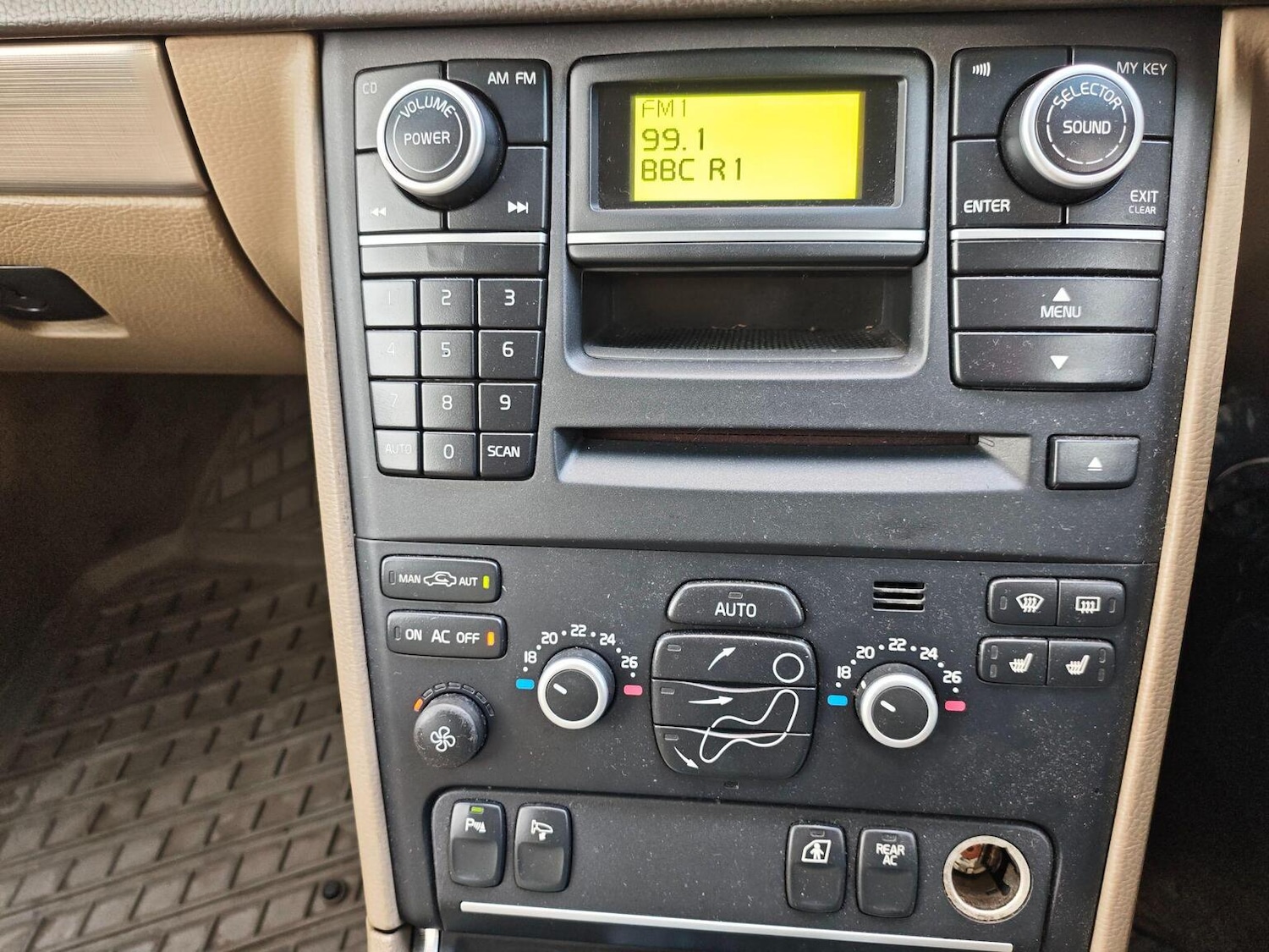 Used Volvo XC90 2010 for sale - 77470227: Photo 42