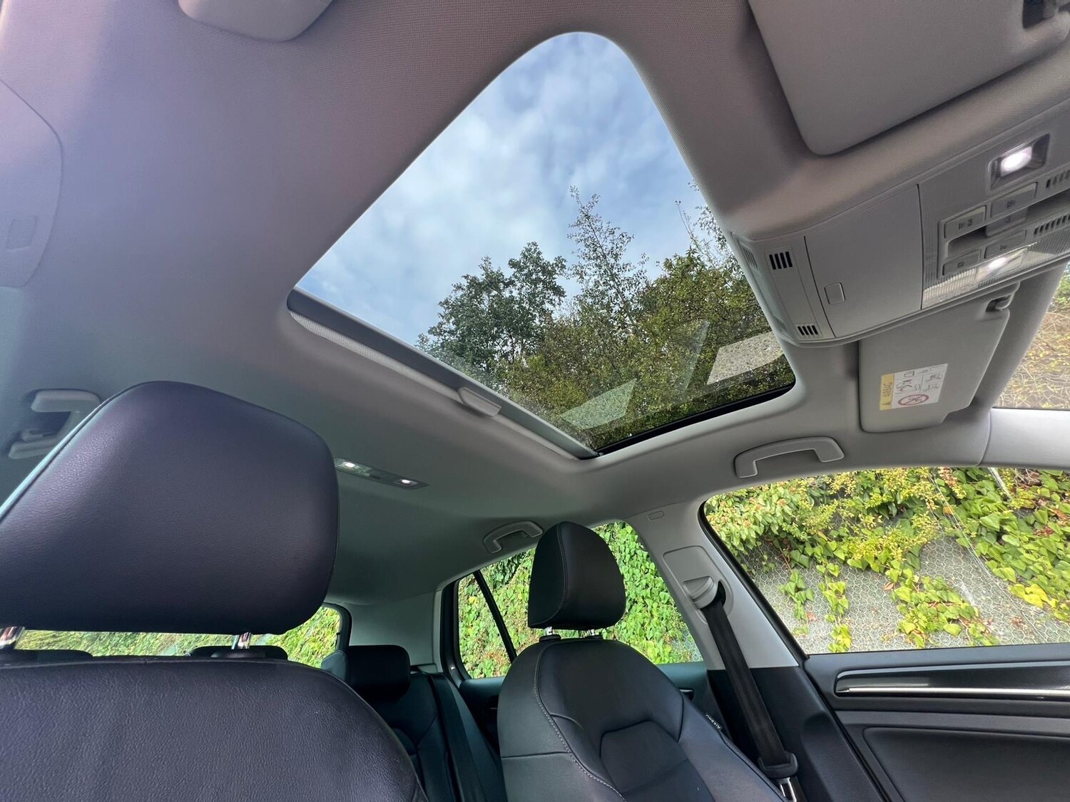 Used Volkswagen Golf for sale - 78103537: Photo 3