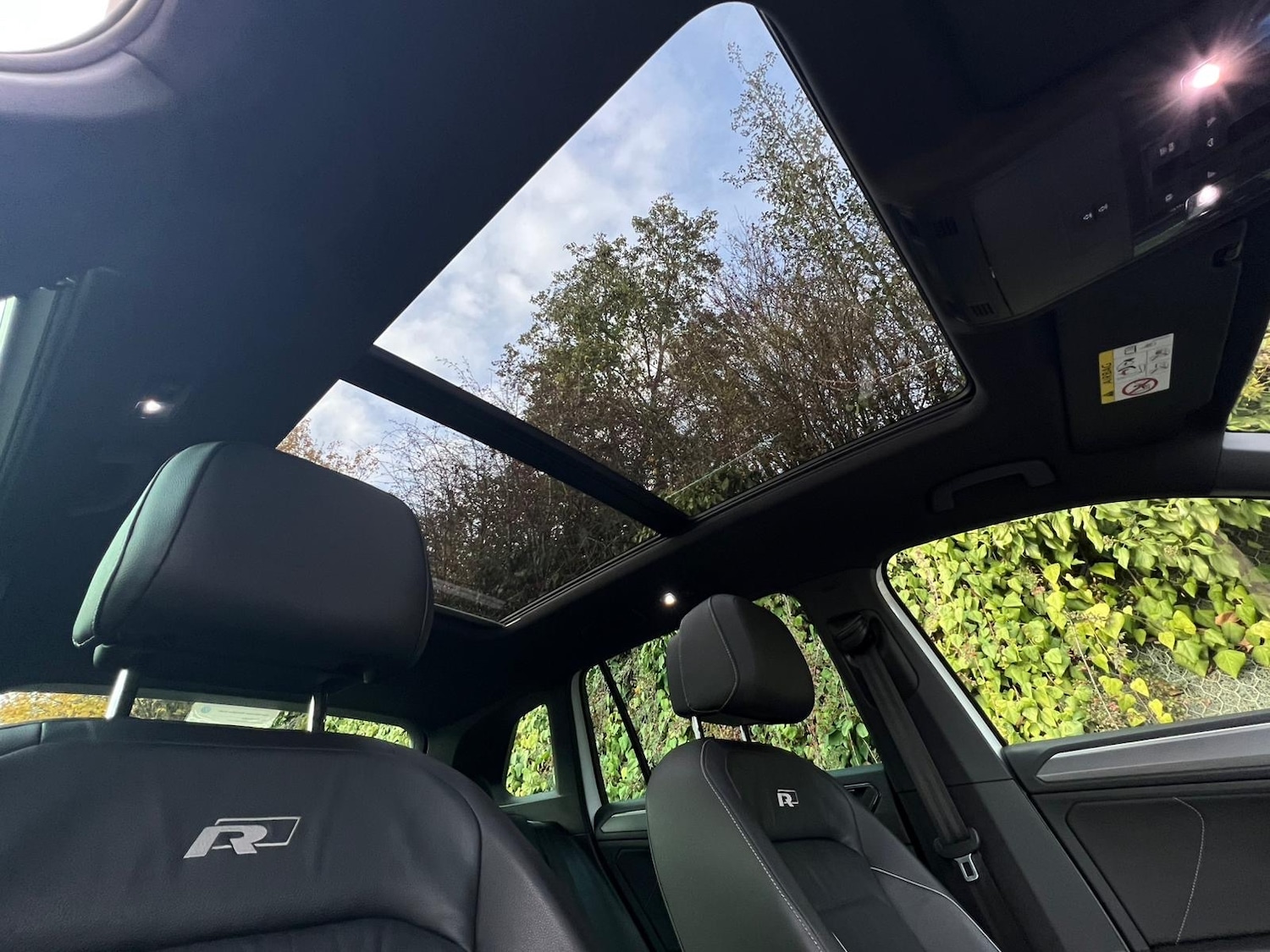 Used Volkswagen Tiguan for sale - 78103536: Photo 2